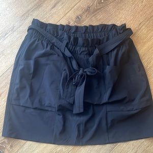 Athleta size 6 skyline paper bag skort